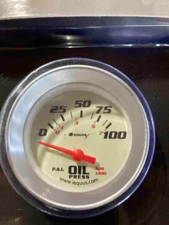 Equus Engine Oil Pressure Gauge 8244; 8000 Series 0-100 psi 2" Mechanical