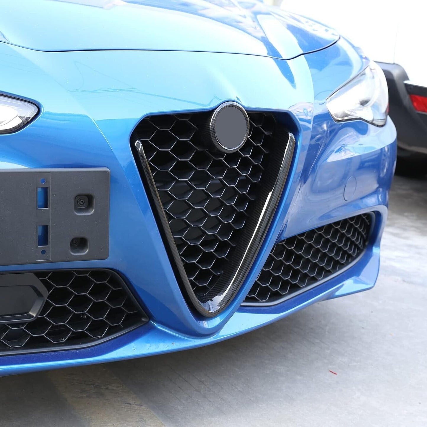 Carbon Front V Shape Grille Cover + Logo Ring Trim For Alfa Romeo Giulia 2017-20